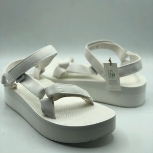 Teva W's Universal Flatform Bright White Sandals